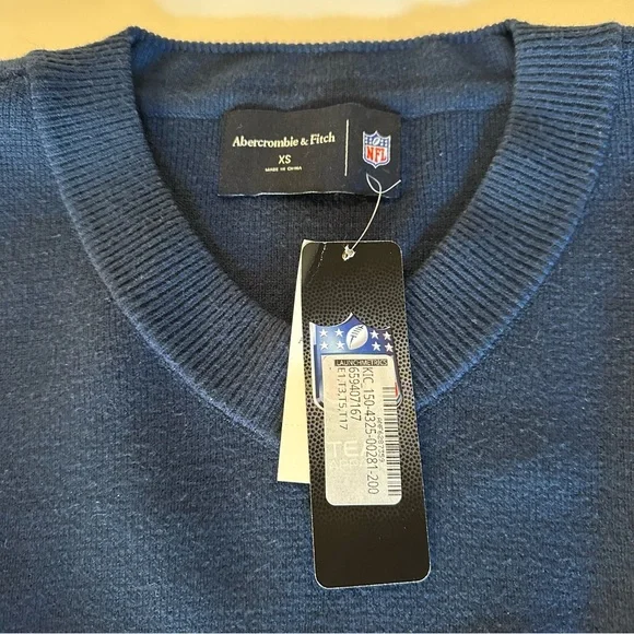Abercrombie & Fitch Women's Navy V-Neck Sweater Chicago Bears - Picture 4 of 6